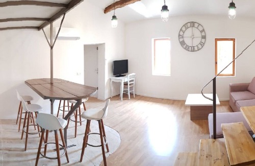 Saint-Gilles Apartment | Apartment in the Abatiale Saint-Gilles