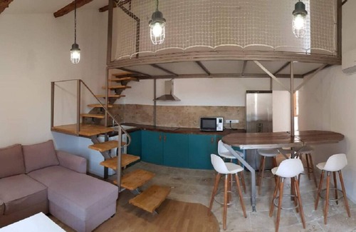 Saint-Gilles Apartment | Apartment in the Abatiale Saint-Gilles