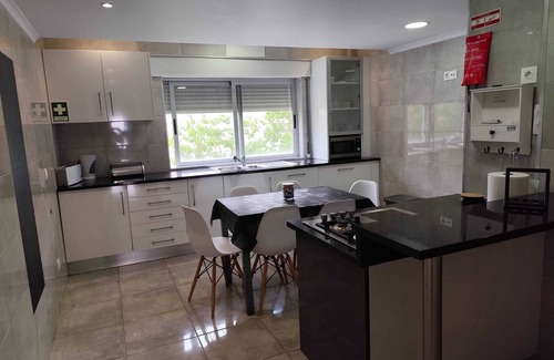 Setubal Apartment | Apartment in the center of Palmela. Close to beaches and mountains!