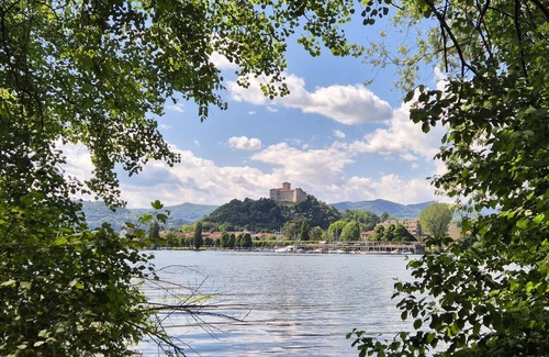 Angera Apartment | Apartment in the center of Angera in private court, 300 meters from the lakefront