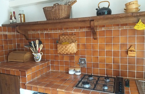 Ortonovo Apartment | Apartment in the center with garden and parking space