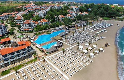 Lozenets Apartment | Apartment in the picturesque Oasis Resort & Spa