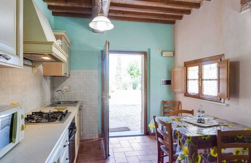 Casole d'Elsa Apartment | Apartment in Tuscany With Pool and Scenic Views