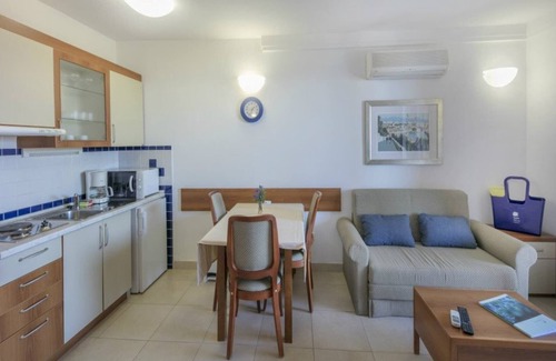 Veli Losinj Apartment | Apartment in Veli Lošinj by the Beach