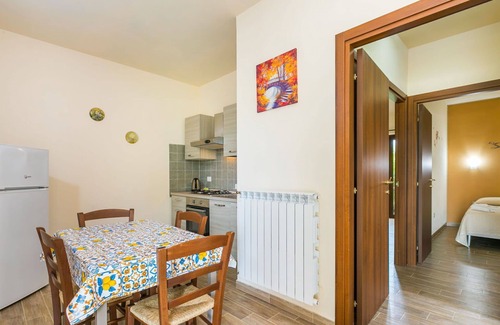 Sorano House | Apartment in villa with A/C, WIFI, hot tub, pool, TV, terrace, pets allowed, panoramic view, parking