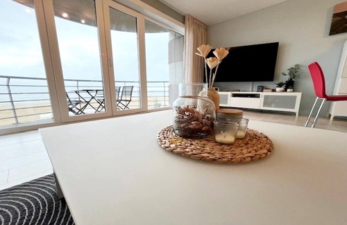 Wenduine Apartment | Apartment in Wenduine with Stunning Sea Views