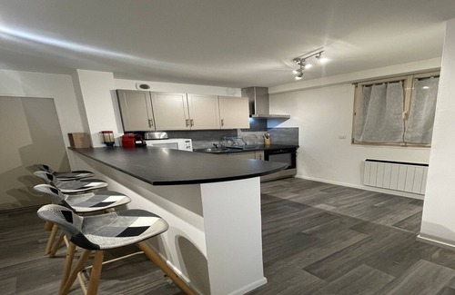 Yvre-l'Eveque Apartment | Apartment in Yvré-l’Évêque near Le Mans Circuit