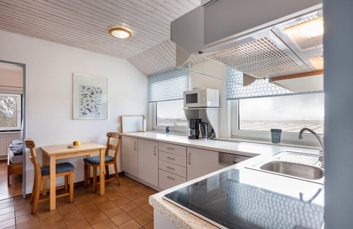 Pellworm Apartment | Apartment 'Inselpanorama' with Shared Terrace, Private Garden and Wi-Fi