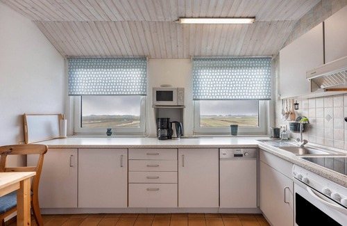 Pellworm Apartment | Apartment 'Inselpanorama' with Shared Terrace, Private Garden and Wi-Fi