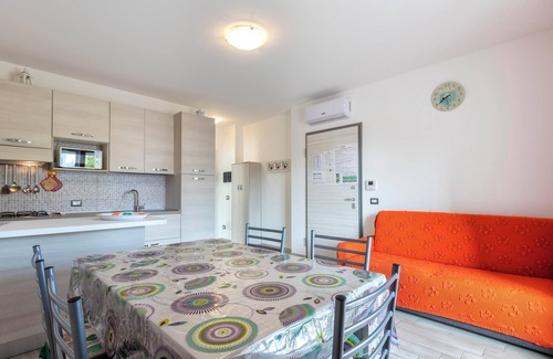 La Pietraia Apartment | Apartment “Ionio” close to the Beach with A/C, Balcony & Terrace