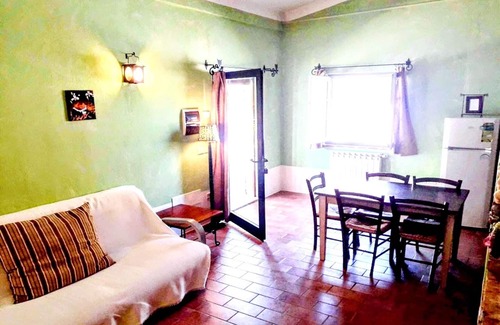 Castiglione del Lago Apartment | Apartment near Lake Trasimeno with Pool