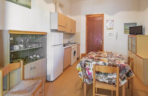 Lido delle Nazioni Apartment | Apartment in a complex with communal pool, near the beach.