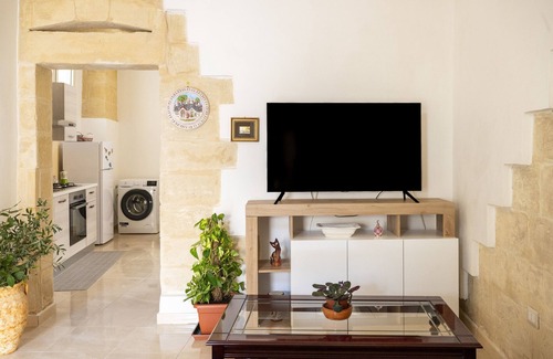 San Cesario di Lecce Apartment | Apartment 'La Corte Della Zia Santa' with Private Terrace, Wi-Fi and Air Conditioning