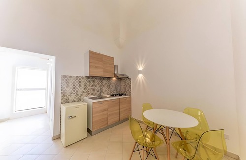 San Cesario di Lecce Apartment | Apartment 'Dimora Bianca' with Private Terrace and Air Conditioning