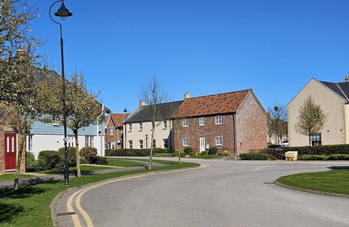 Filey Cottage | Apartment Ivy - an apartment that sleeps 4 guests in 1 bedroom