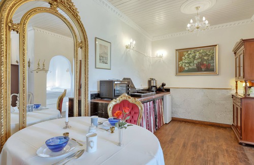 Horsbull Apartment | Apartment 'Junior Salon' with Shared Garden and Wi-Fi