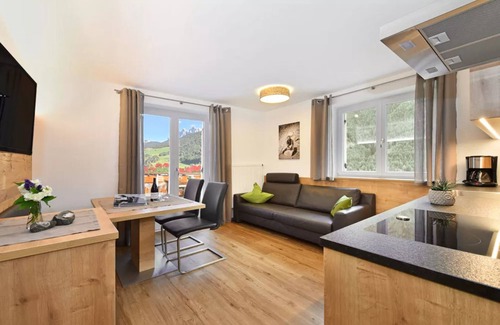 Funes Apartment | Apartment 'Jaiterhof Reinhold Messner' with Mountain View, Shared Garden and Wi-Fi