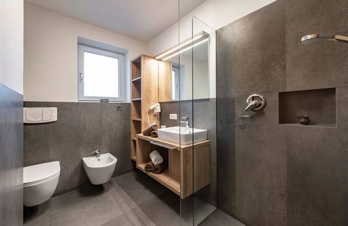 Funes Apartment | Apartment 'Jaiterhof Reinhold Messner' with Mountain View, Shared Garden and Wi-Fi