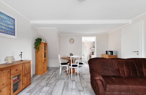 Norddeich Apartment | Apartment 'Janina' with Private Terrace, Balcony and Wi-Fi