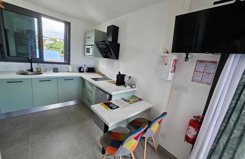 Saint-Pierre De La Reunion Apartment | Apartment Joly brise 4 in Terre Sainte near small beach/CHU