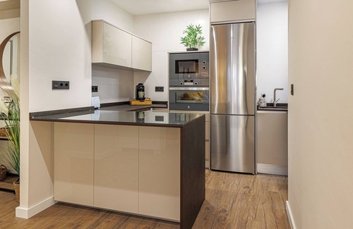 Figares Apartment | Apartment 'Juana 15' with Wi-Fi and Air Conditioning