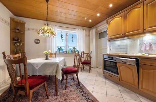 Theene Apartment | Apartment 'Kaiser' with Shared Terrace, Shared Garden and Wi-Fi