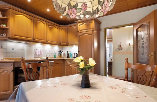 Theene Apartment | Apartment 'Kaiser' with Shared Terrace, Shared Garden and Wi-Fi