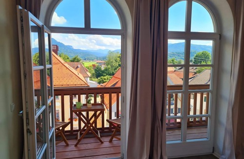 Grassau Apartment | Apartment Kaiserblick approx. 86 sqm in the village center up to 4 persons, balcony, 2 separate bedrooms
