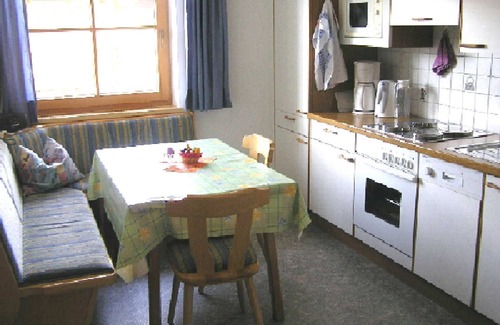 Fendels Apartment | Apartment KARLSPITZE - House Pinzger