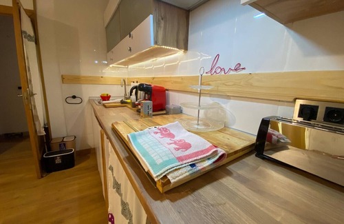 Logrono City Centre House | Apartment 'Kasapereira23' with Balcony and Wi-Fi