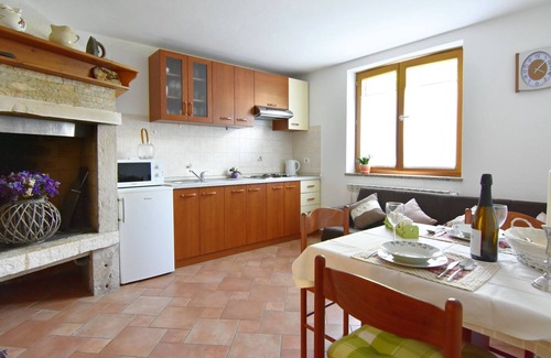 Katoro Apartment | Apartment Katoro, 100 m from the beach, WiFi, TV, large garden, parking