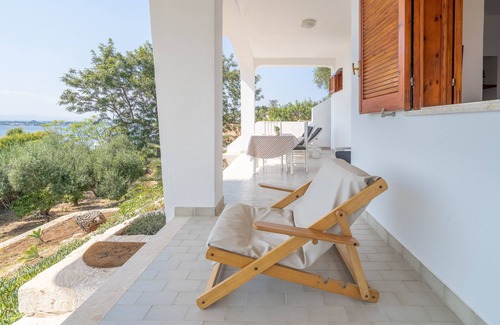 Plemmirio Apartment | Apartment "Kind of Blue" with Sea View, Wi-Fi and Air Conditioning