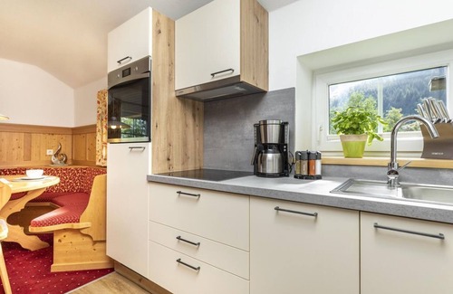 Flachau Bed & Breakfast | Apartment Klinglhub 2 (5 pers/2 bedrooms) - Pension Klinglhub