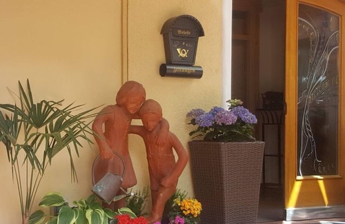 Unterallgau Apartment | Apartment 'KneippBlick' close to Lake with Terrace & Wi-Fi