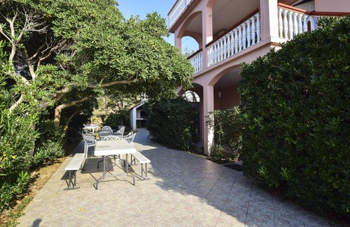 Vlasici Apartment | Apartment Komadina on the Island of Pag