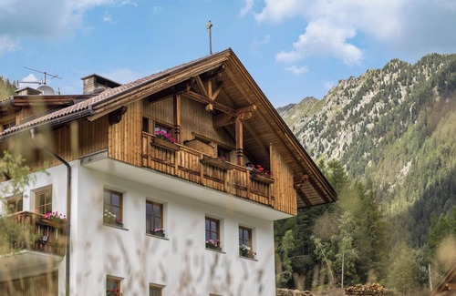 Valle Aurina Apartment | Apartment "Kuglerhof 2" with Mountain View, Wi-Fi, Balcony, Terrace & Garden; Pet Friendly
