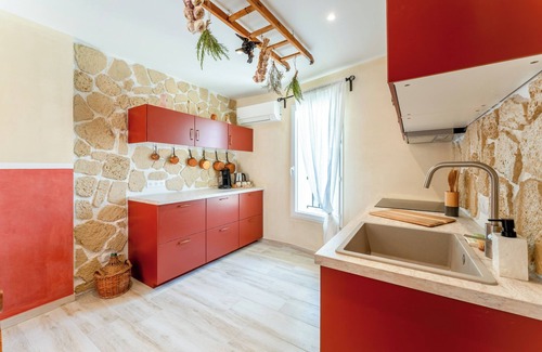 Orange Apartment | Apartment "L'Escale Romaine" in the center of Orange