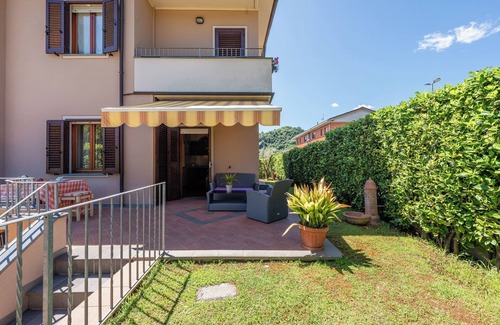 Nozanno Apartment | Apartment 'La Casa Di Roby' with Private Garden and Wi-Fi