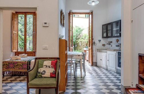 Le Cure Apartment | Apartment 'La Casa Vintage' with Private Garden, Wi-Fi and Air Conditioning