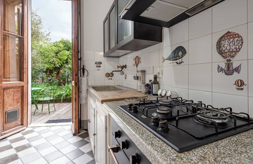 Le Cure Apartment | Apartment 'La Casa Vintage' with Private Garden, Wi-Fi and Air Conditioning