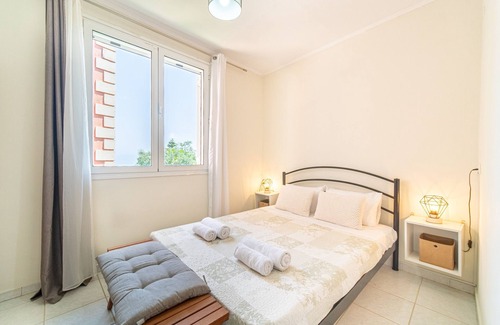Notos Apartment | Apartment "La Pazzeli 1st Floor" with Sea View, Balcony & Wi-Fi