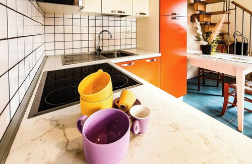 Cavo Apartment | Apartment 'La Pergola al Cavo 9' with Sea View, Shared Pool, Terrace & Wi-Fi