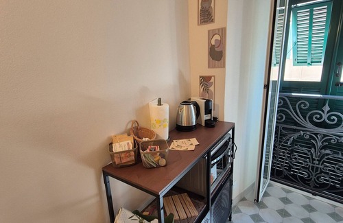 Bordighera Apartment | Apartment 'La Tana Dei Marinai' with Wi-Fi and Air Conditioning