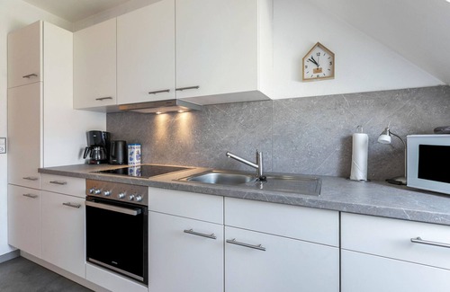 Stinteck Apartment | Apartment 'Landhaus Katharina' with Shared Terrace, Balcony and Wi-Fi