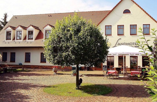 Neuwiese Hotel | Apartment - Landhotel "Neuwiese" with traditional inn "At the Mill"