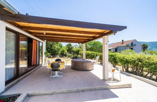 Lovorno Apartment | Apartment Laurel Leaf