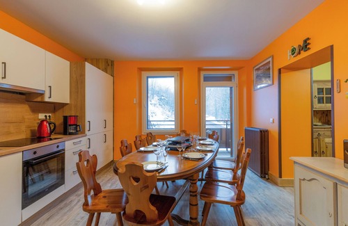 Entremont House | Apartment 'Le Bouquetin' in House with Mountain View, Private Terrace and Balcony