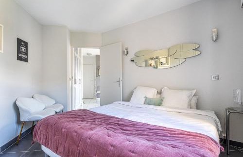 Saint-Tropez Apartment | Apartment Le Clos Sainte Anne-2 by Interhome