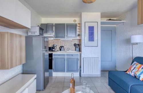 Six-Fours-les-Plages Apartment | Apartment Les Marines d'Aryana-4 by Interhome