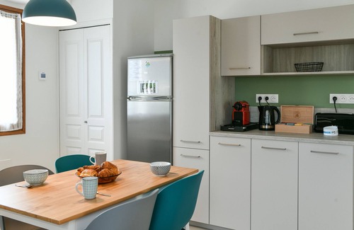 Chateauneuf Apartment | Apartment 'Le Relai Des Gayots' with Mountain View, Shared Garden and Wi-Fi